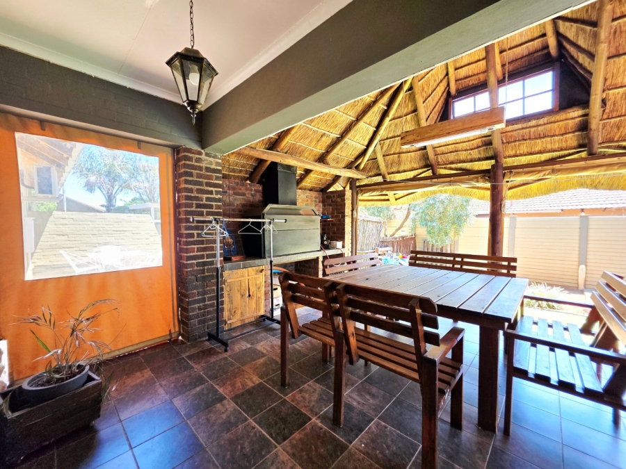 4 Bedroom Property for Sale in Fichardt Park Free State